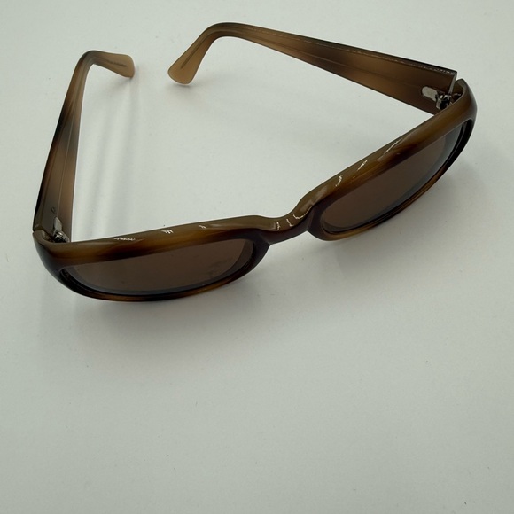 Bundle 2 Pairs Ladies Fashion Sunglasses, Guess and Nine & Company - Picture 6 of 6